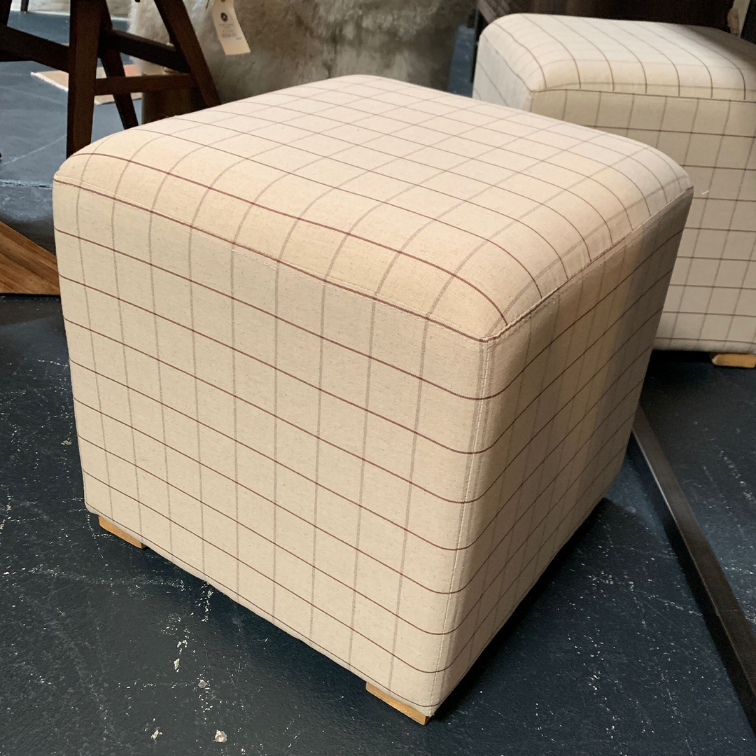 Poli 18" Ottoman
