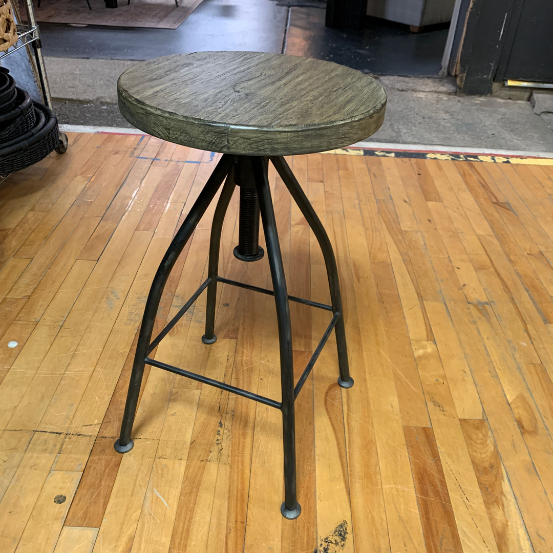 Dolly Pub Stool