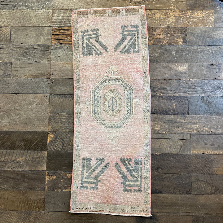 Vintage Rug No. 60