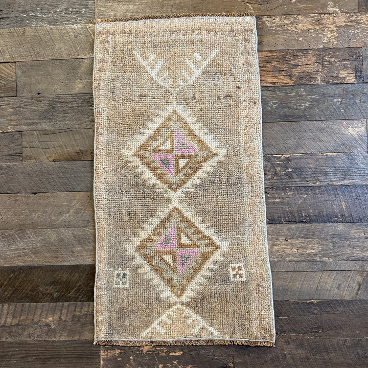 Vintage Rug No. 70