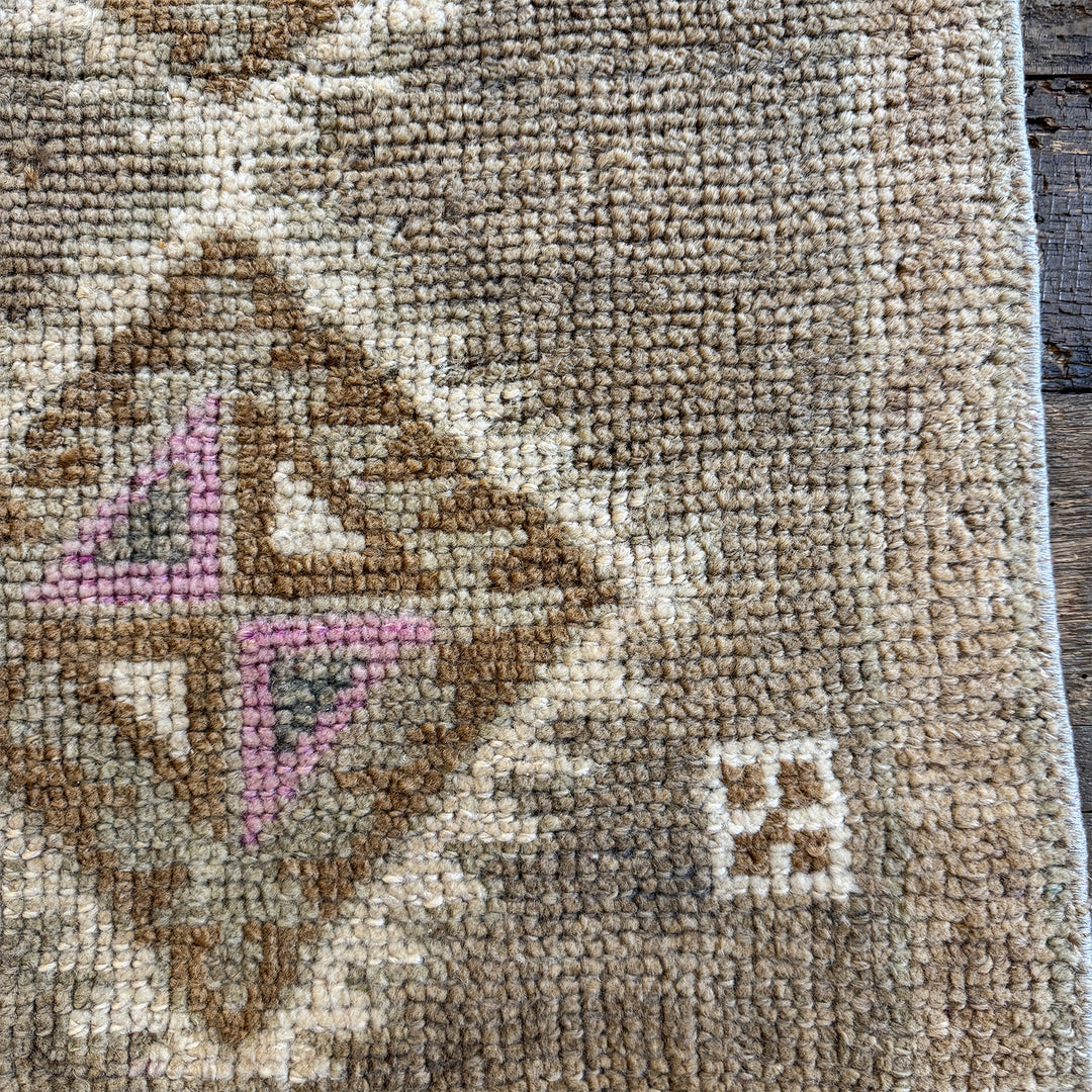 Vintage Rug No. 70