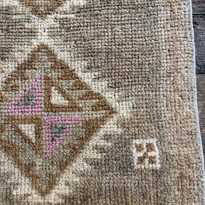Vintage Rug No. 70