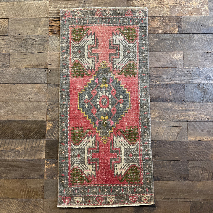 Vintage Rug No. 77