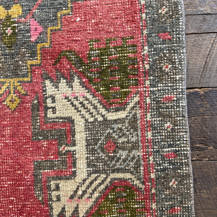 Vintage Rug No. 77