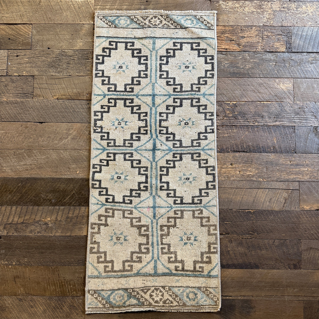 Vintage Rug No. 78