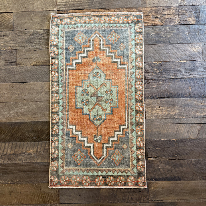 Vintage Rug No. 84