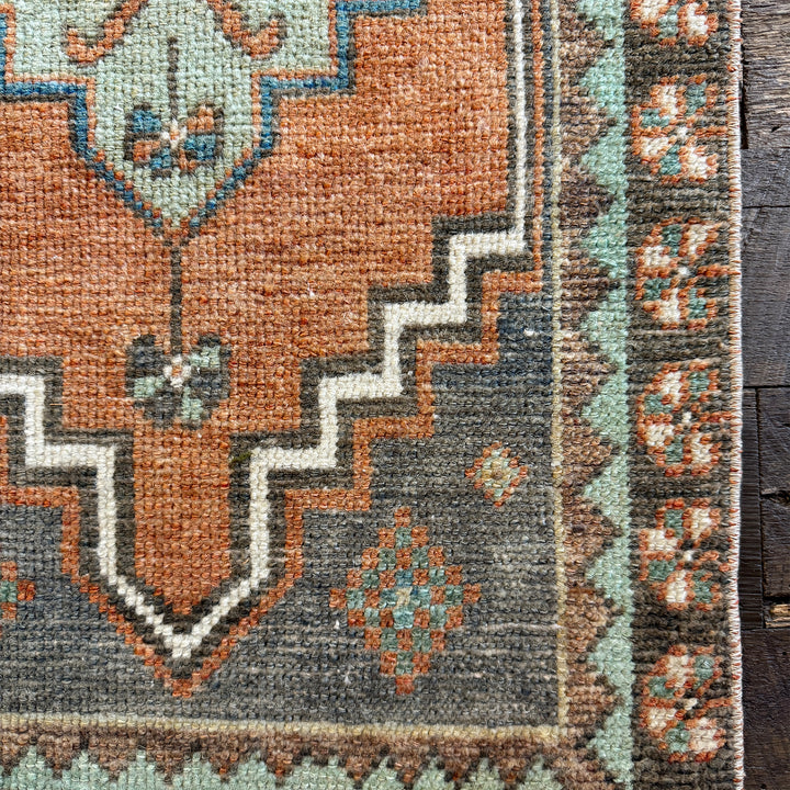 Vintage Rug No. 84