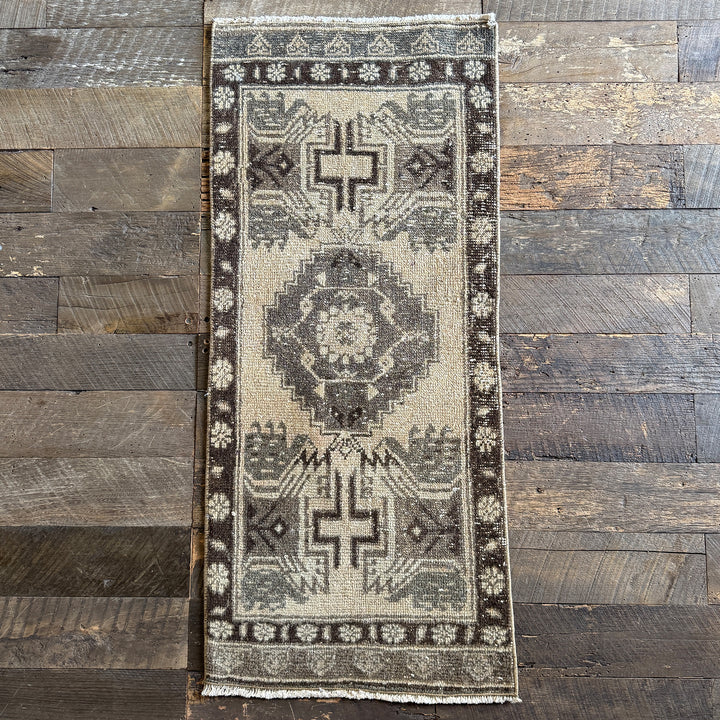 Vintage Rug No. 130