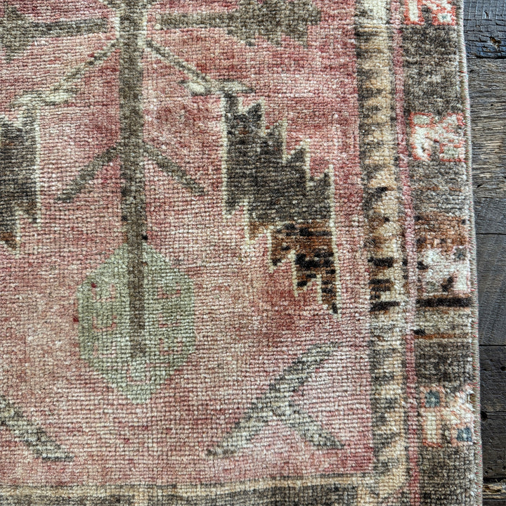 Vintage Rug No. 95