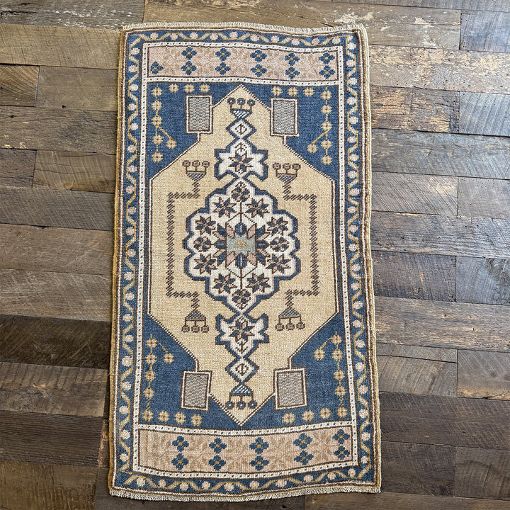 Vintage Rug No. 94