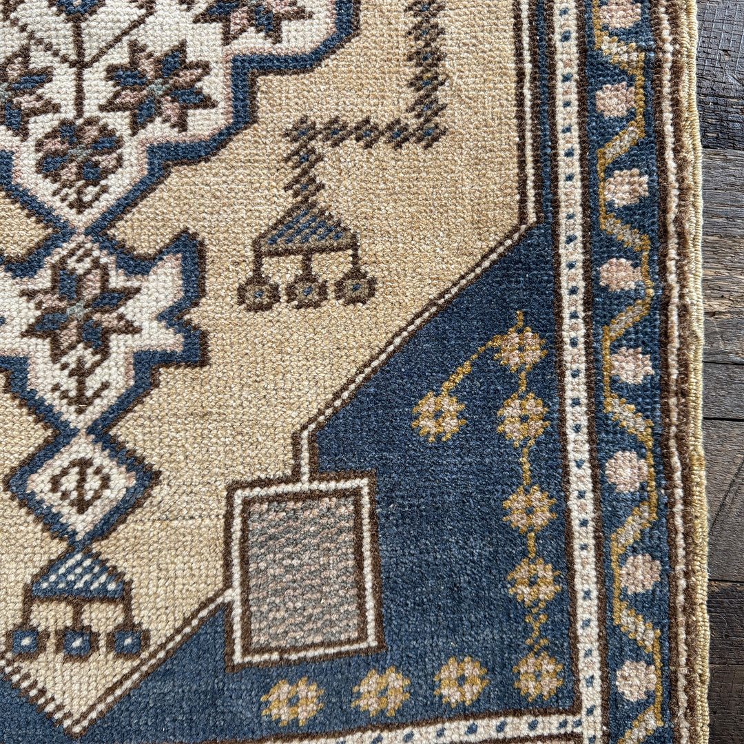 Vintage Rug No. 94