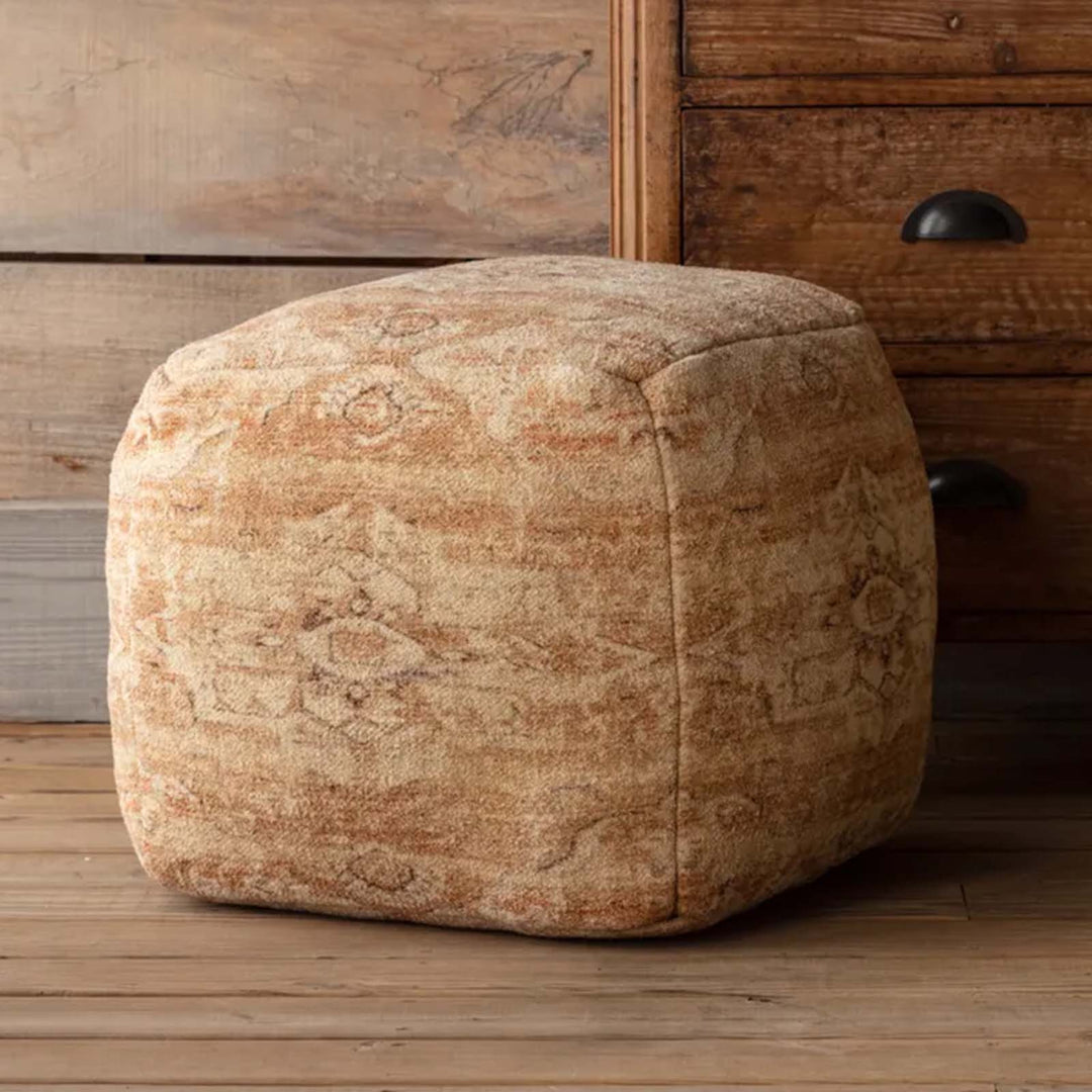 Carmela Pouf
