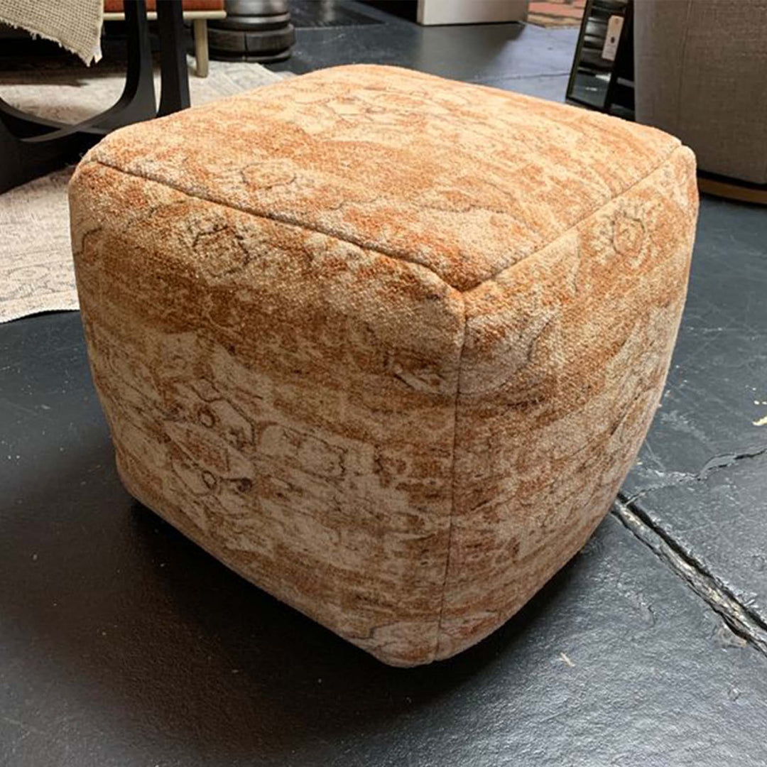 Carmela Pouf