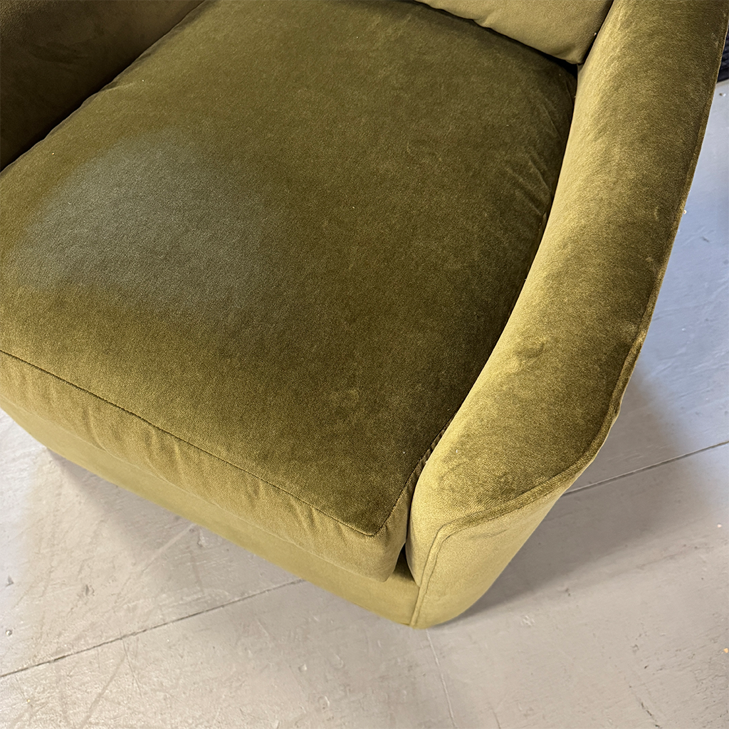 Barrie Swivel Chair