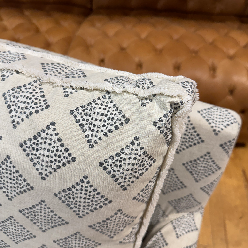 Braunty Swivel Chair