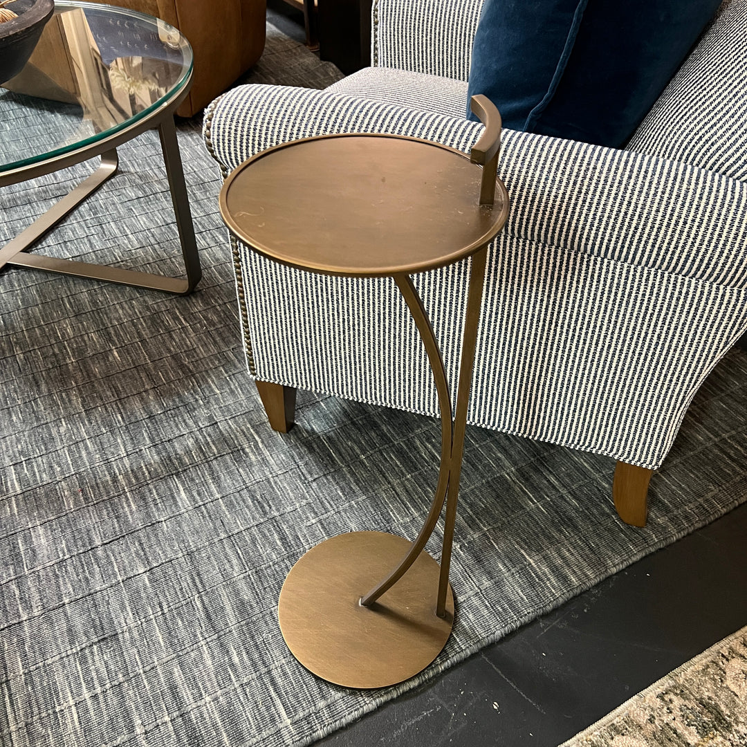 Mora Drink Table