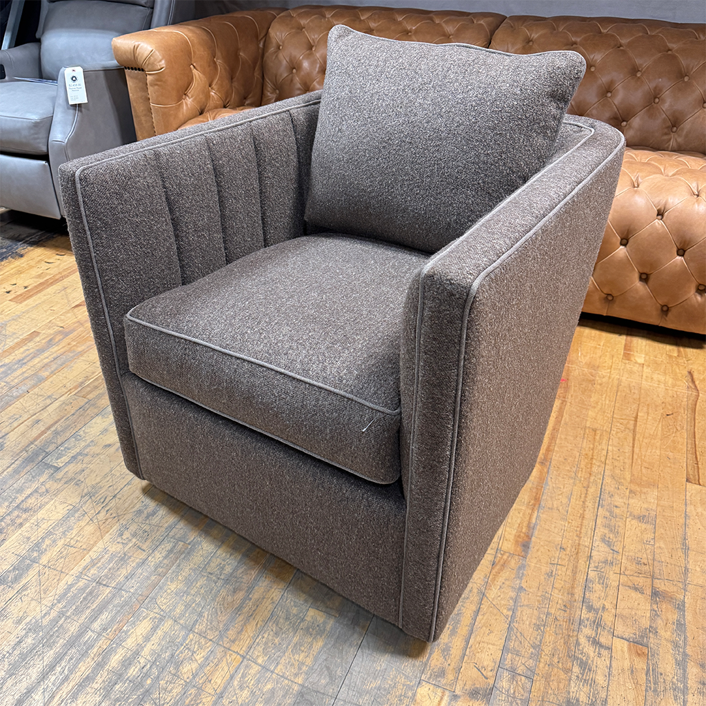Kitt Swivel Chair