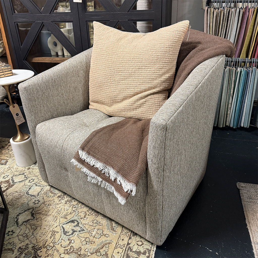 Pate Swivel Chair