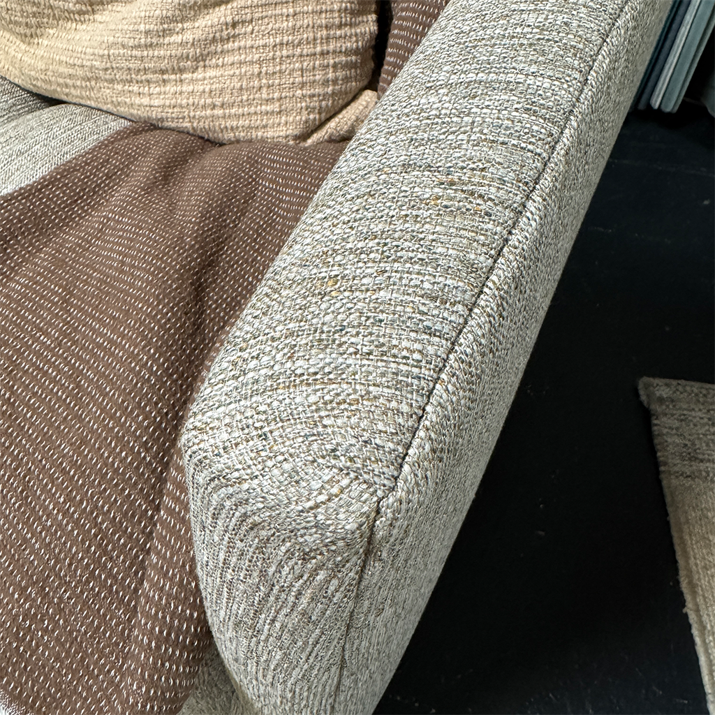 Pate Swivel Chair