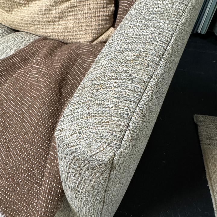Pate Swivel Chair