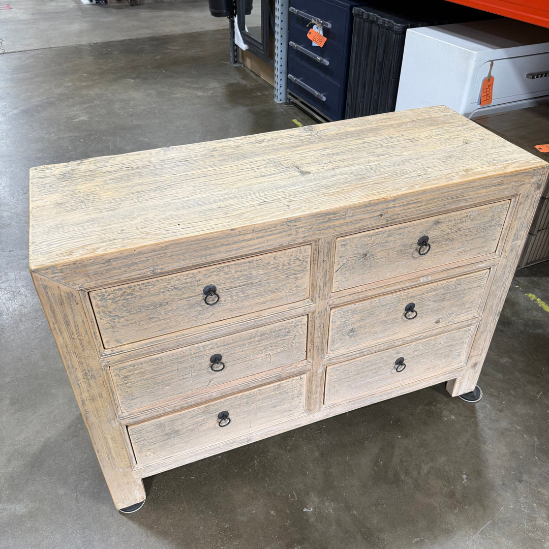 Okeo Chest