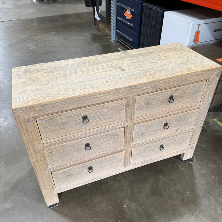 Okeo Chest