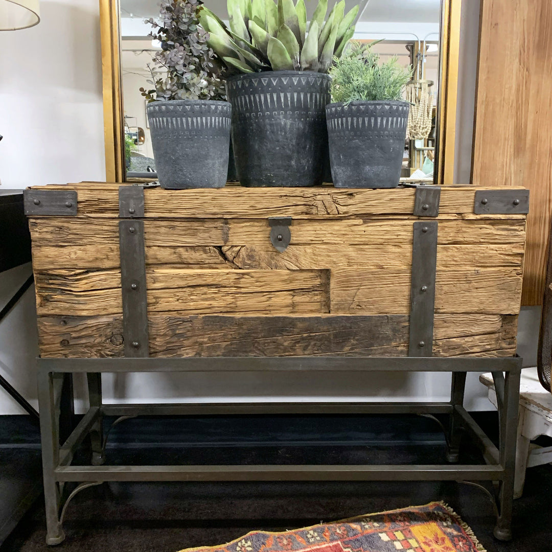 Calder 40" Storage Trunk